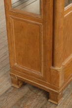 Load image into Gallery viewer, Henredon Monumental Aegean Crystal Curio China Hutch Cabinet
