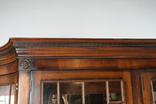 Load image into Gallery viewer, Henredon Natchez Collection Mahogany China Cabinet with Lighted Display
