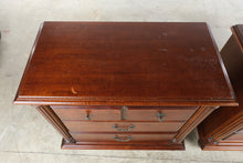 Load image into Gallery viewer, Pair of Hooker Furniture Leesburg Mahogany Nightstands with Pull-Out Tables