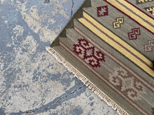 Load image into Gallery viewer, Handwoven Southwestern Style Wool Area Rug with Geometric Motifs