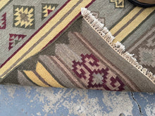 Load image into Gallery viewer, Handwoven Southwestern Style Wool Area Rug with Geometric Motifs