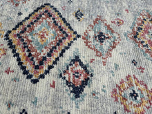 Load image into Gallery viewer, Safavieh Morocco Collection Area Rug Cream Multi Diamond Pattern 5x8