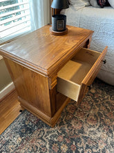 Load image into Gallery viewer, Samuel Lawrence Solid Oak Nightstand with Carved Shell Motif