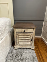 Load image into Gallery viewer, Kincaid Weatherford Chairside Table in Cornsilk Finish Model 75-026