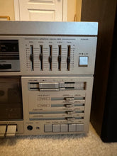 Load image into Gallery viewer, Fisher MC-712 Audio Component System w Speakers Turntable Dual Cassette Tested