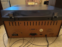 Load image into Gallery viewer, Fisher MC-712 Audio Component System w Speakers Turntable Dual Cassette Tested