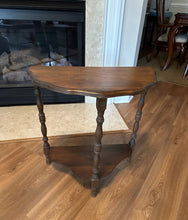 Load image into Gallery viewer, Early American Revival Wood Console Table with Scalloped Edge and Turned Legs