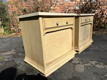 Load image into Gallery viewer, Mid Century Modern American of Martinsville Nightstands with Laminate Tops Pair