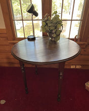 Load image into Gallery viewer, Antique Round Solid Wood Table