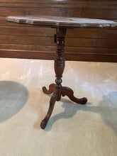 Load image into Gallery viewer, Vintage Scalloped Edge Tilt-Top Side Table