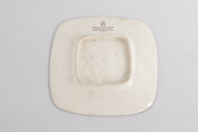 Load image into Gallery viewer, 1973 Beswick “Christmas in Mexico” Collectors Plate – Royal Doulton Group