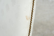 Load image into Gallery viewer, Traditional Mahogany Queen Anne Accent Armchair with Shell Pattern Upholstery