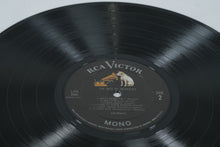 Load image into Gallery viewer, Jim Reeves – The Best of Jim Reeves Vinyl LP (RCA Victor LPM-2890, 1964)