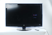 Load image into Gallery viewer, LG 55LH90 55 Inch 1080p LCD HDTV 2009 With Remote Tested Working
