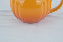 Load image into Gallery viewer, Le Creuset Pumpkin Coffee Mug With Lid Persimmon Orange 14 Ounce Stoneware