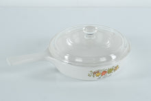 Load image into Gallery viewer, Corning Ware P-83-B 16cm Saucepan with Lid – “Le Persil” Vegetable Motif – Rare Pattern
