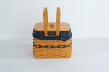 Load image into Gallery viewer, Longaberger Collectors Club 1998 Basket – Collectors Edition with Liner & Lid