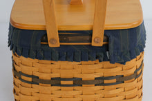 Load image into Gallery viewer, Longaberger Collectors Club 1998 Basket – Collectors Edition with Liner & Lid