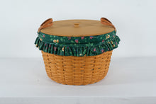 Load image into Gallery viewer, Longaberger Corn Basket with Protector, Liner, and WoodCrafts Lid – Signed 1996