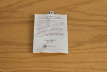 Load image into Gallery viewer, Longaberger Corn Basket with Protector, Liner, and WoodCrafts Lid – Signed 1996