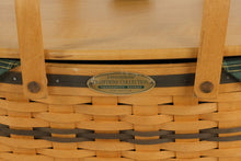 Load image into Gallery viewer, Longaberger Traditions Collection Generosity Basket with Lid, Liner & Protector (1999 Edition)