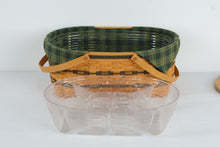 Load image into Gallery viewer, Longaberger Traditions Collection Generosity Basket with Lid, Liner & Protector (1999 Edition)