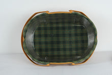 Load image into Gallery viewer, Longaberger Traditions Collection Generosity Basket with Lid, Liner & Protector (1999 Edition)
