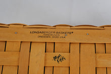 Load image into Gallery viewer, Longaberger Traditions Collection Generosity Basket with Lid, Liner & Protector (1999 Edition)