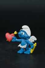 Load image into Gallery viewer, Vintage Cupid Smurfs – 1981 & 1982 Peyo Bully Figures – Valentine’s Day Pair