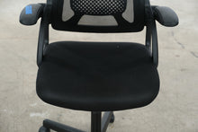 Load image into Gallery viewer, Black Mesh Ergonomic Office Chair Adjustable Height Rolling Desk Chair MOD1