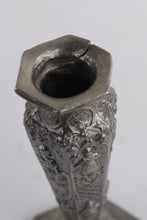 Load image into Gallery viewer, Metal Story Board Bud Vase