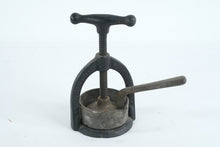 Load image into Gallery viewer, Vintage Metal Citrus Juicer Press Hand Screw Fruit Press Kitchen Tool