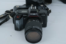 Load image into Gallery viewer, Minolta Maxxum 5000 AF 35mm Film Camera Promaster 28 105mm Lens 1800AF Flash Case