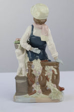 Load image into Gallery viewer, Nadal Porcelain "The Gardner" Figurine – Handcrafted in Spain