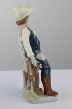 Load image into Gallery viewer, Nadal Porcelain "The Gardner" Figurine – Handcrafted in Spain