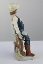 Load image into Gallery viewer, Nadal Porcelain "The Gardner" Figurine – Handcrafted in Spain