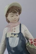 Load image into Gallery viewer, Nadal Porcelain "The Gardner" Figurine – Handcrafted in Spain