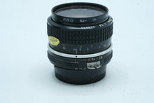 Load image into Gallery viewer, Nikon Nikkor 28mm F2 8 AI Manual Focus Wide Angle Lens 519436 With Filter