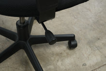 Load image into Gallery viewer, Black Upholstered Height Adjustable Rolling Office Chair with Arms