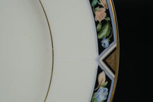 Load image into Gallery viewer, Oscar de la Renta Fleur Royale Fine Ivory China Dinnerware Set 42 Pieces Japan