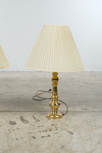 Load image into Gallery viewer, Vintage Hollywood Regency Gold Tone Table Lamps Pleated Shades Pair