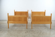 Load image into Gallery viewer, Pair of Twin Wood Bed Frames with Panel Headboards