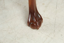 Load image into Gallery viewer, Pennsylvania House Solid Cherry Queen Anne Dining Table with Two Leaves
