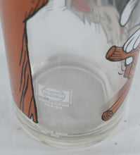 Load image into Gallery viewer, 1970s Pepsi Collector Series Glass – Looney Tunes Sylvester & Tweety
