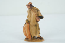 Load image into Gallery viewer, Wooden Carved Pipers Figurine