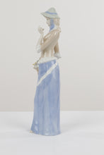 Load image into Gallery viewer, Madeira Porcelain Figurine – Lady with Flower Basket