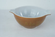 Load image into Gallery viewer, Pyrex Early American Cinderella Mixing Bowl Set 4 Piece Brown Gold 441 442 443 444