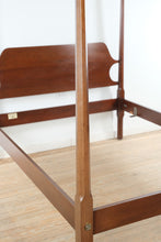 Load image into Gallery viewer, Craftique Heirloom Mahogany Queen Pencil Post Bed – MEL Finish, 80" Tall