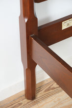 Load image into Gallery viewer, Craftique Heirloom Mahogany Queen Pencil Post Bed – MEL Finish, 80" Tall