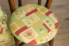 Load image into Gallery viewer, Bistro Set with Balloon Back Chairs and Round Pedestal Table